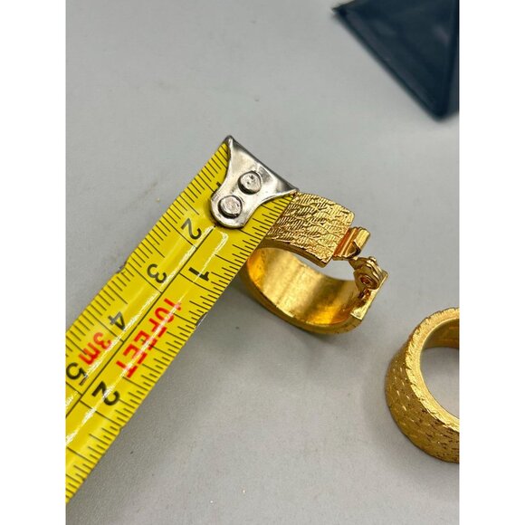 Vintage Signed MONET Clip On Hoops Earrings Wide Textured Classic Design - Picture 9 of 9